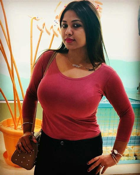 indian women showing boobs|Free Beautiful Cleavage Of Indian Girl。